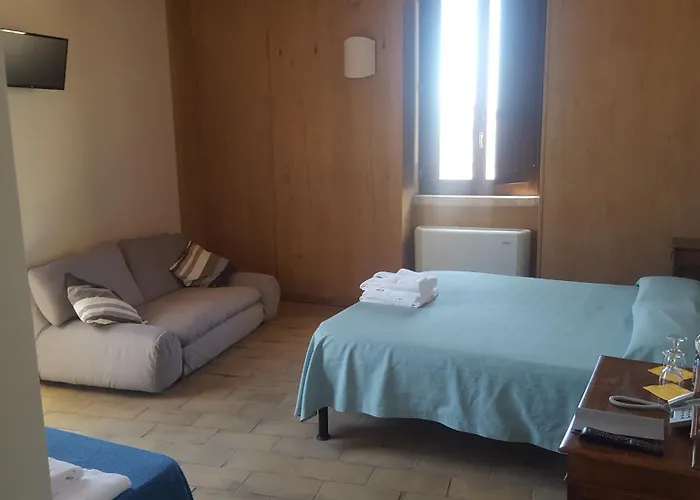 מלון S. Martin ג'ובינאצו