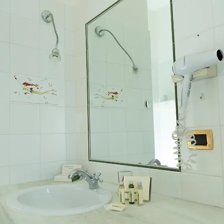S. Martin Hotel 4*