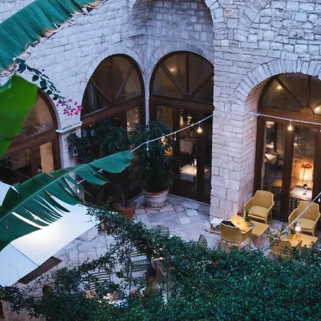 S. Martin Hotel